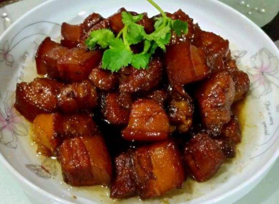 家常红烧肉的烹饪方法，家常红烧肉烹饪指南