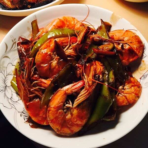 爆炒大虾，一道令人垂涎欲滴的美食佳肴，爆炒大虾，美味佳肴，令人垂涎欲滴