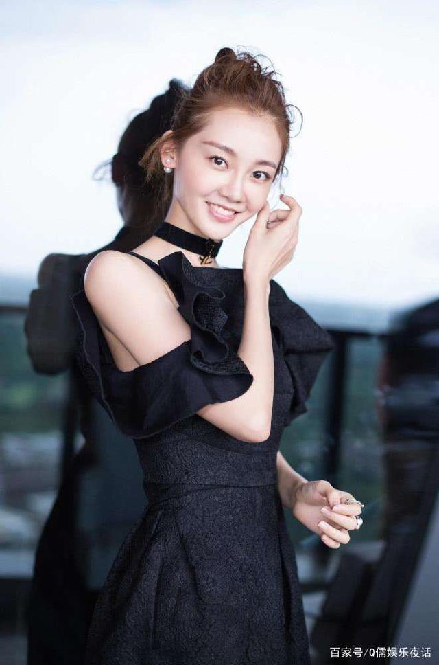 郑恺女友苗苗的个人资料与星座解析，郑恺女友苗苗，个人资料揭秘与星座解析