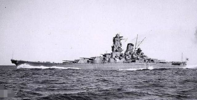 武藏号和大和号，日本海军的巨舰比较与评估，日本海军巨舰对决，武藏号与大和号的比较与评估
