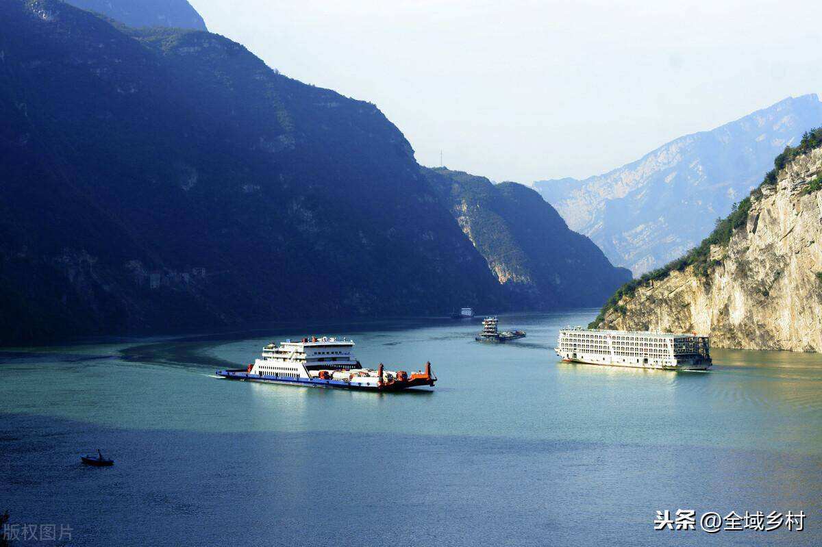 三峡是哪三个峡，壮丽自然的见证与人文历史的交融，三峡，自然壮丽与人文历史的交融——三峡之壮丽与三峡之历史探秘