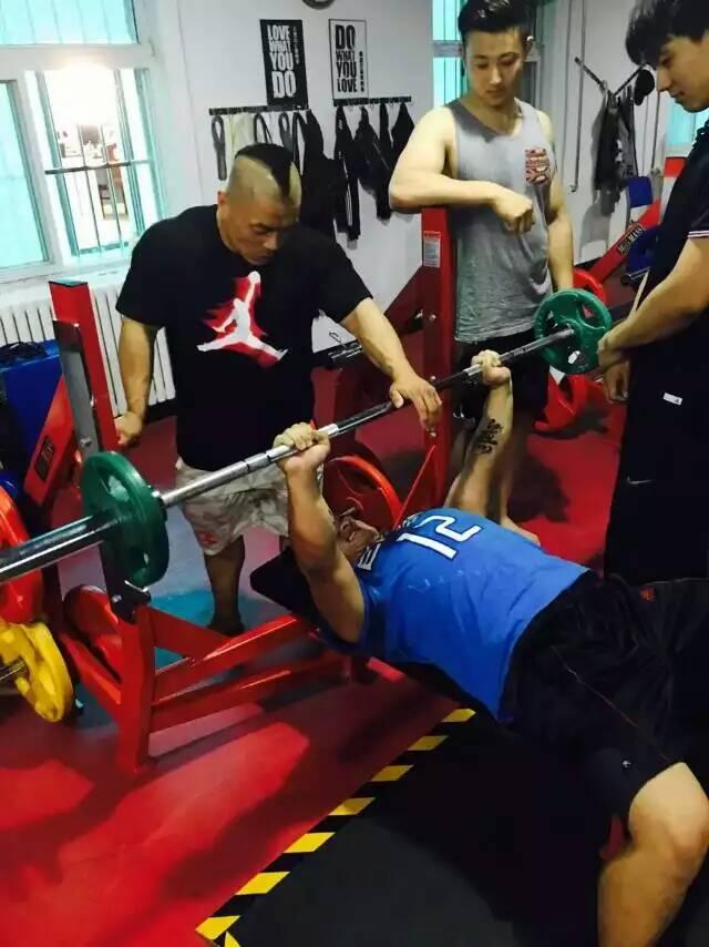 健身教练培训机构是骗人的吗？——深度探讨与理性思考，健身教练培训机构是否真实可靠？深度解析与理性探讨
