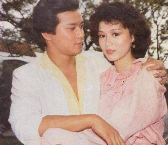 黄日华老婆出轧事件，探究背后的真相与影响，黄日华老婆出轧事件真相与影响探究