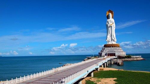 自己去三亚玩贵还是跟团贵，旅行费用全面解析，三亚自由行与跟团游费用对比，全面解析旅行费用
