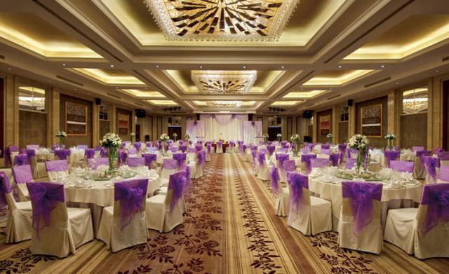 婚宴酒店怎么定，一场完美婚礼的筹备关键，如何选定婚宴酒店？筹备完美婚礼的关键所在。