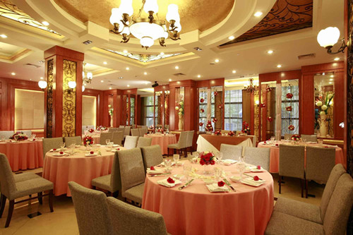 婚宴酒店怎么定，一场完美婚礼的筹备关键，如何选定婚宴酒店？筹备完美婚礼的关键所在。