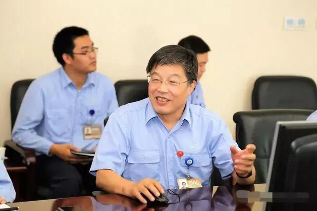空警2000预警机总设计师，铸就空中巨眼的传奇人物，空警2000预警机总设计师，铸就空中巨眼的传奇人物传记
