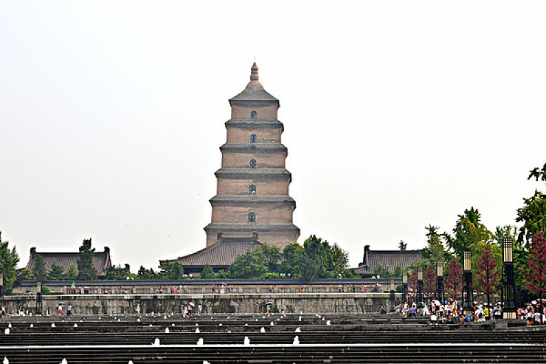 西安大雁塔，千年古塔的壮美图片与故事，西安大雁塔，千年古塔的壮丽图片与传奇故事