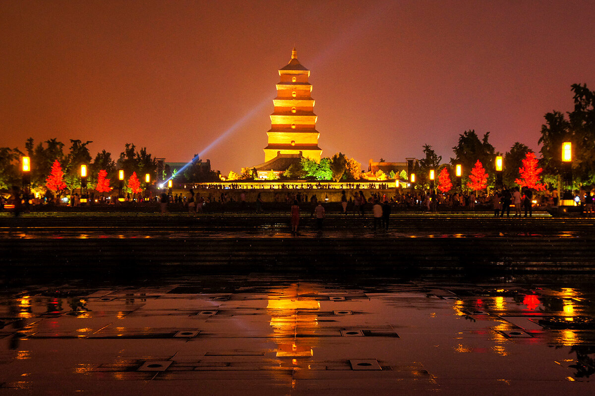 西安大雁塔，千年古塔的壮美图片与故事，西安大雁塔，千年古塔的壮丽图片与传奇故事
