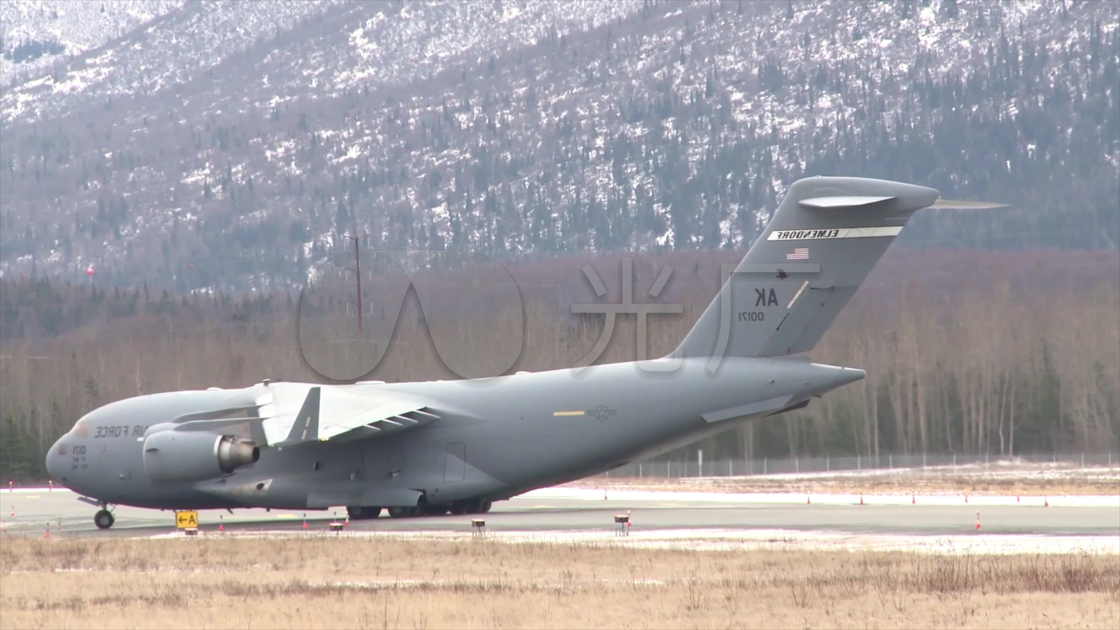 关于C-17运输机价格的探讨，C-17运输机价格深度解析